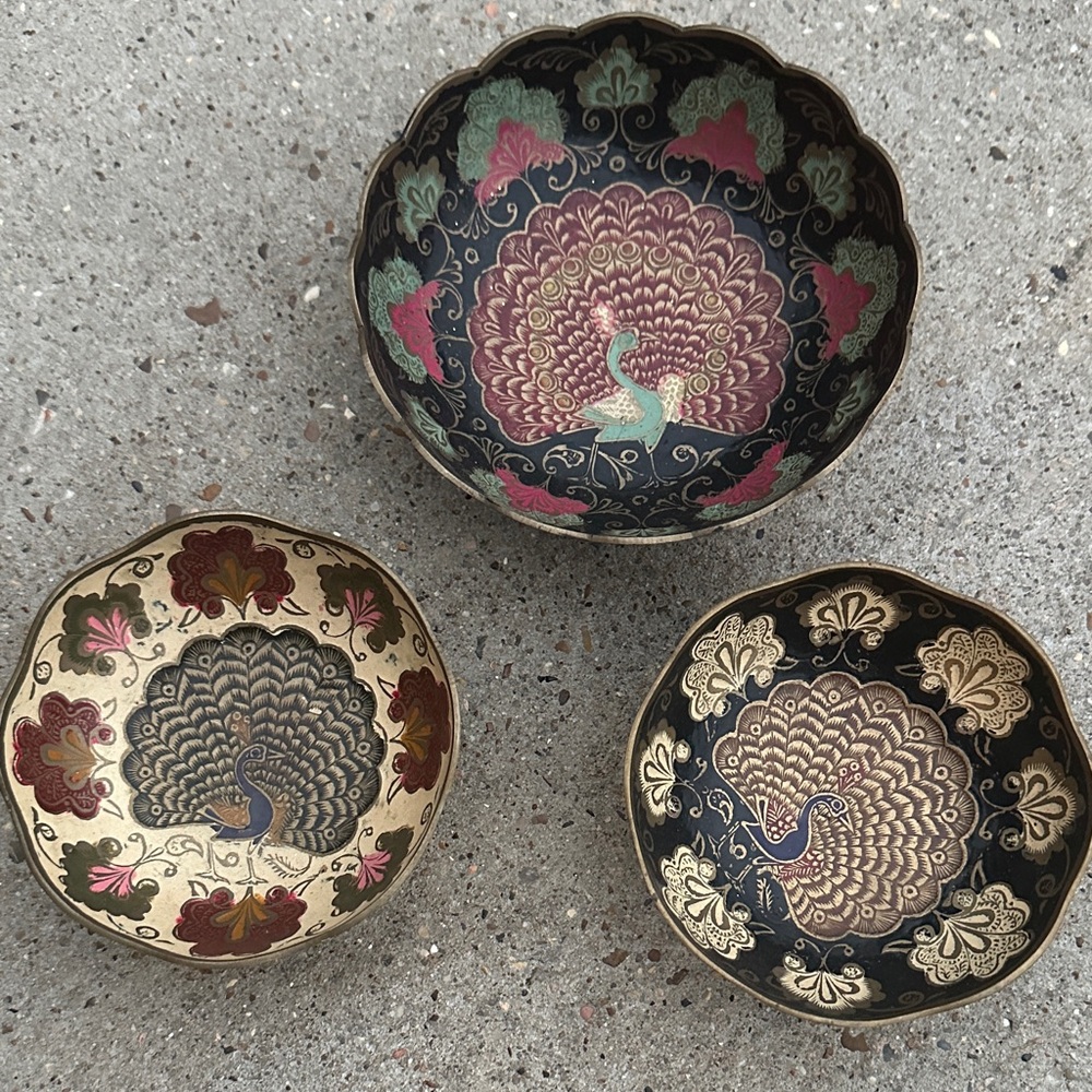 Vintage Cloisonné Brass Elegant Peacock Design Decorative Bowls